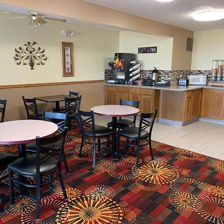 Budget Inn & Suites Nevada ภายนอก รูปภาพ