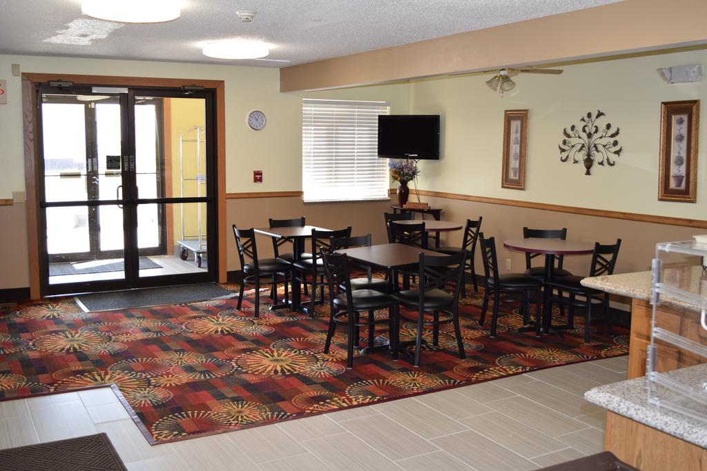 Budget Inn & Suites Nevada ภายนอก รูปภาพ