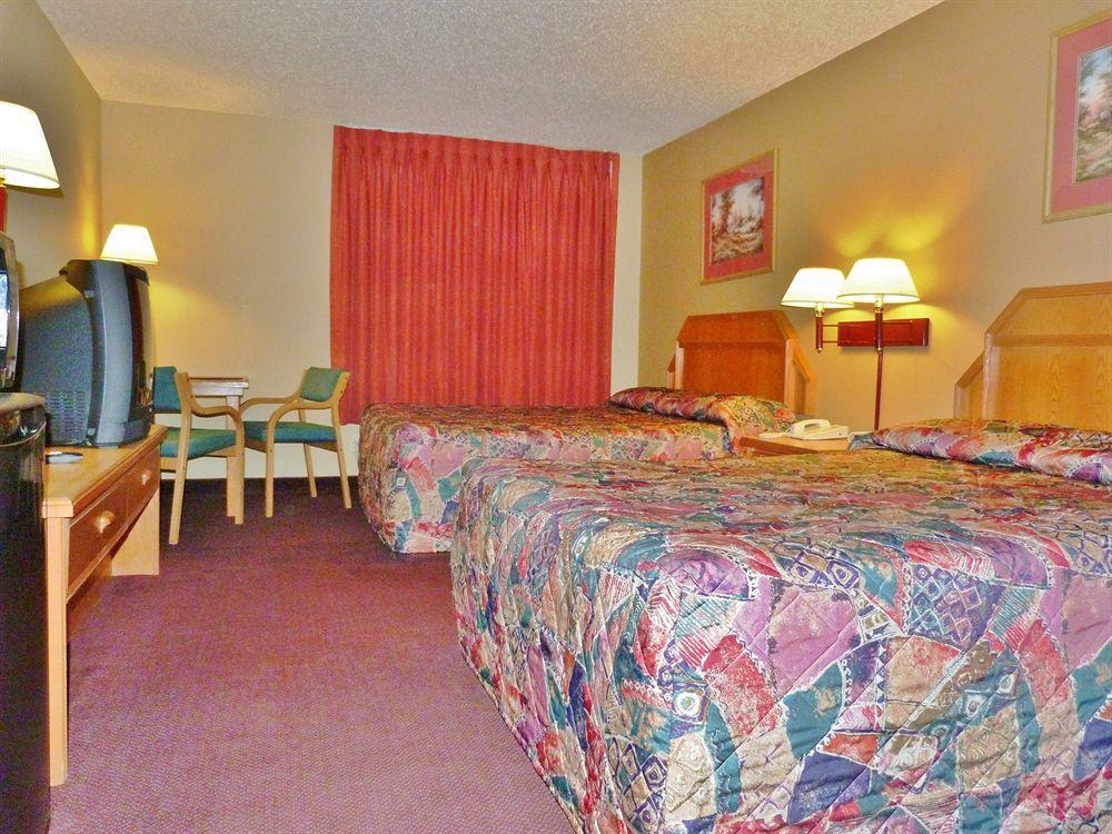 Budget Inn & Suites Nevada ภายนอก รูปภาพ