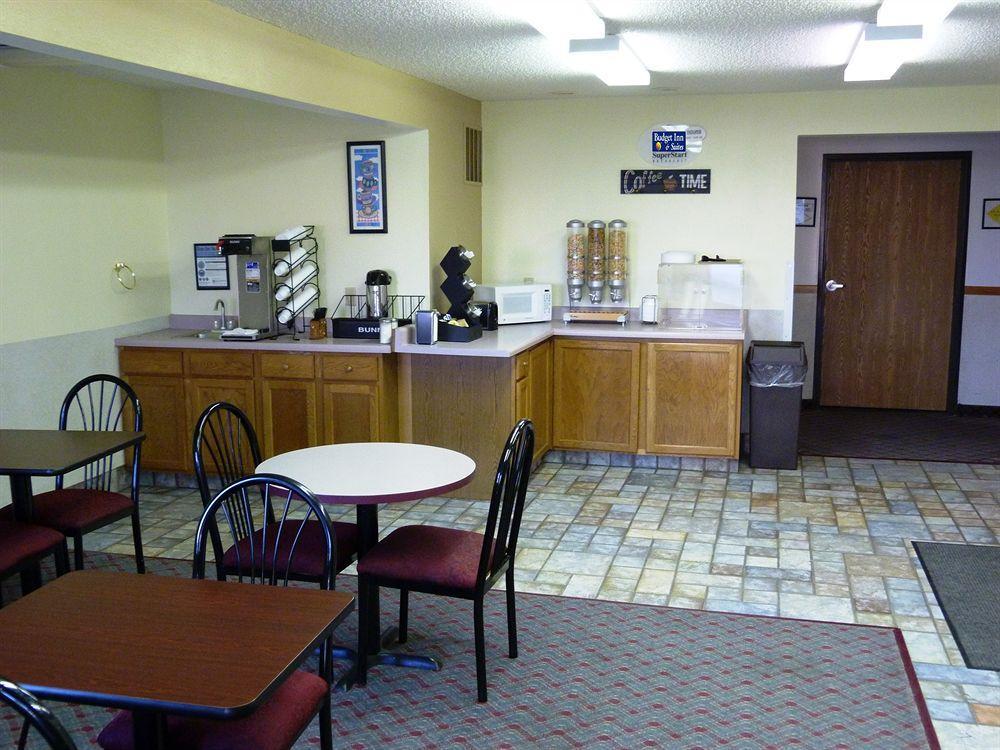 Budget Inn & Suites Nevada ภายนอก รูปภาพ