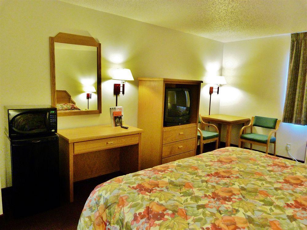 Budget Inn & Suites Nevada ภายนอก รูปภาพ